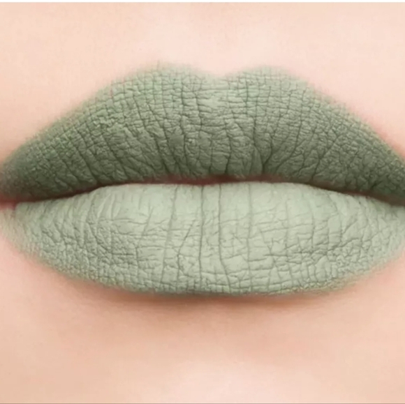 Jeffree Star Other - Jeffree Star Velour Lip Liner NWT- Dirty Money